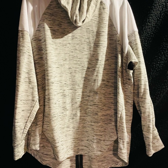 Woman’s fall jacket. - Picture 7 of 12